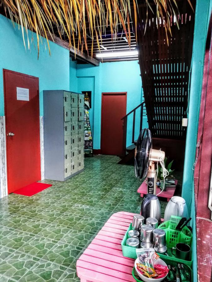 Champion Hostel 2 (Adults Only) Chiang Mai Exterior photo